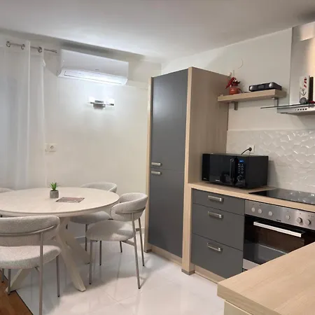 Luna Apartman *
