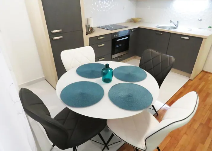 Luna Σίμπενικ